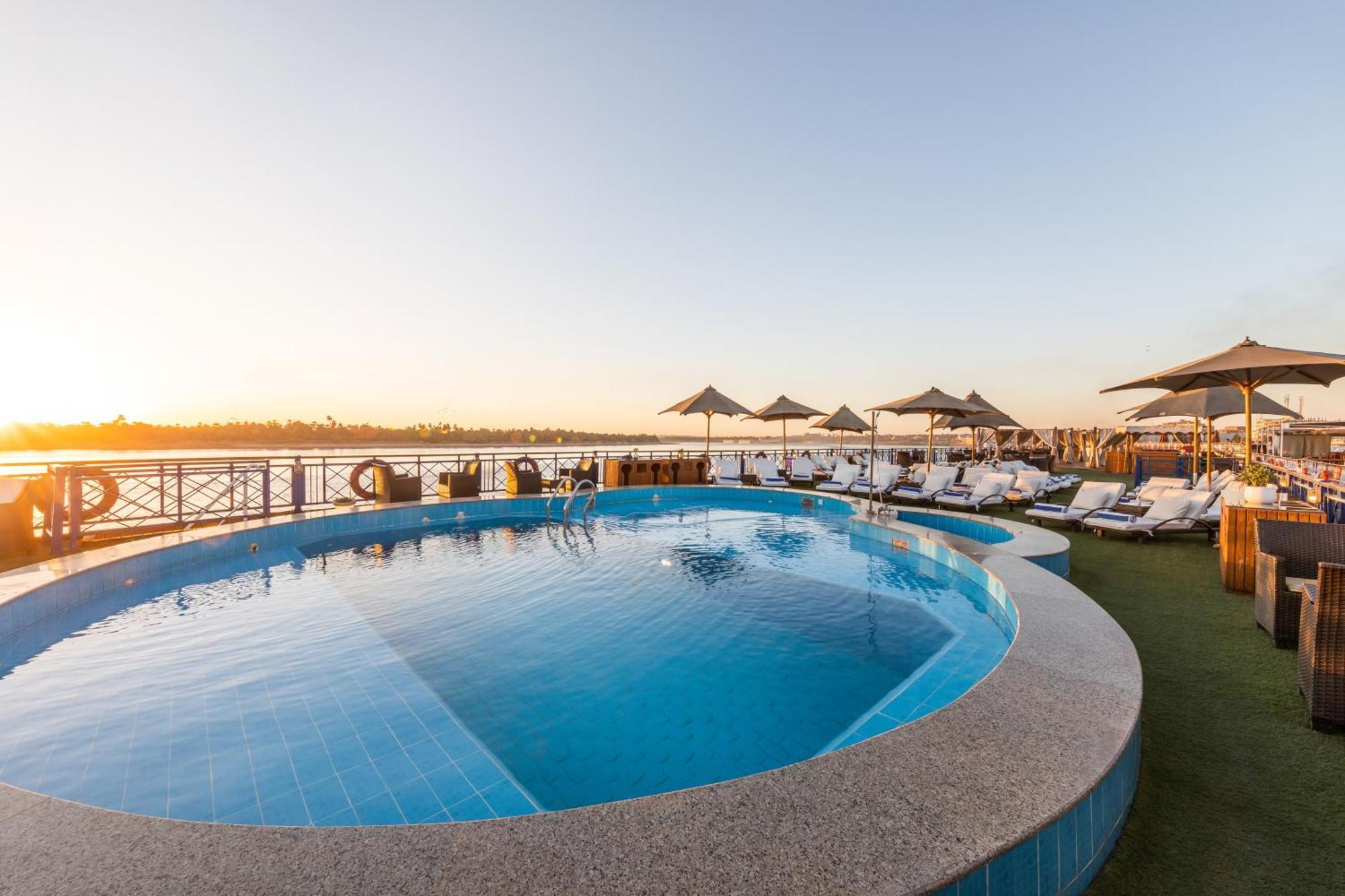 M/S Esmeralda Nile Cruise - 4 Or 7 Nights From Luxor Each Monday And 03 Nights From Aswan Each Friday Exterior photo