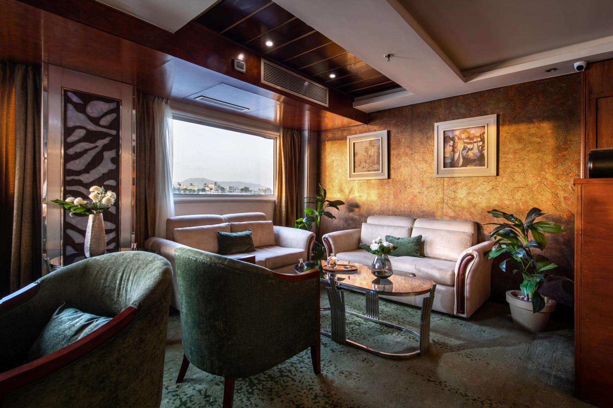M/S Esmeralda Nile Cruise - 4 Or 7 Nights From Luxor Each Monday And 03 Nights From Aswan Each Friday Exterior photo